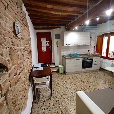 Appartement Casa Vicolo Delle Chiavi à Poggibonsi Extérieur photo
